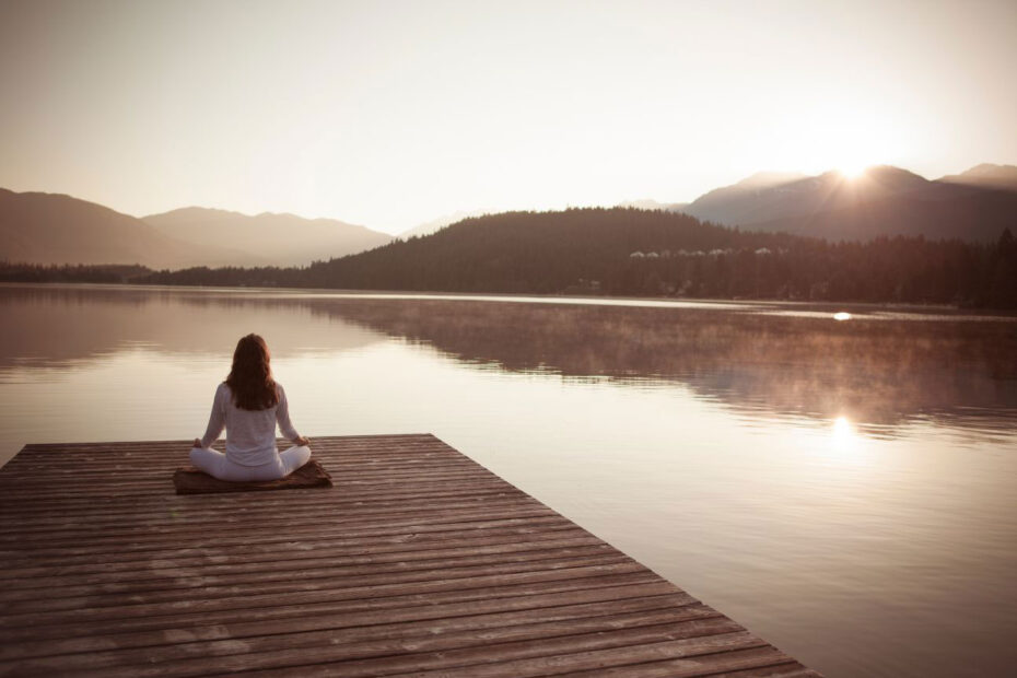 5 Minute Morning Meditation Guide to Starting Your Day Right. Daily Meditations in 10 Easy Steps.